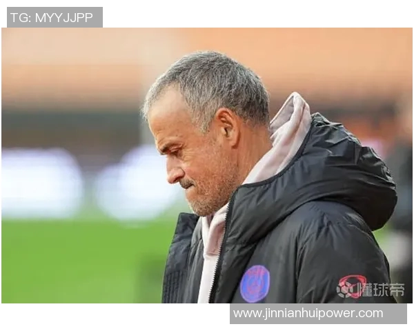 巴黎官方确认杜埃右大腿肌肉受伤预计缺阵数周影响球队阵容