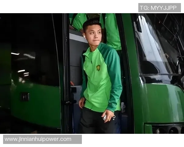 国安上半场伤情影响换人决策冯博轩替换张玉宁出战调整阵容 国安上半场伤情影响换人决策冯博轩替换张玉宁出战调整阵容