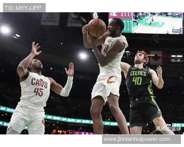 米切尔孤掌难鸣26投12中难救主空砍33分5篮板5助攻表现令人惋惜 米切尔孤掌难鸣26投12中难救主空砍33分5篮板5助攻表现令人惋惜