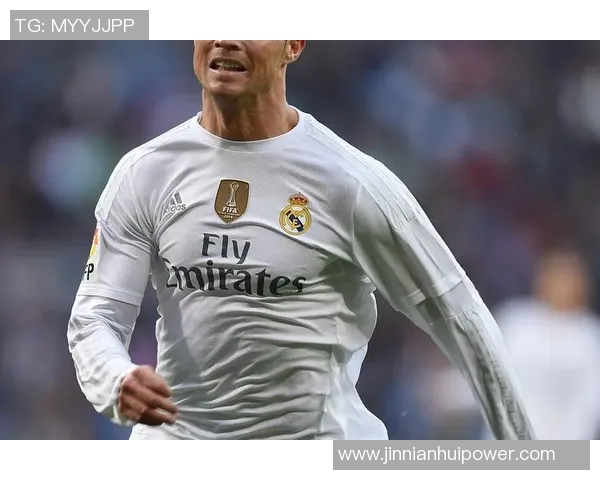 C罗因国家队停赛缺席FIFA投票B席代为投票引关注