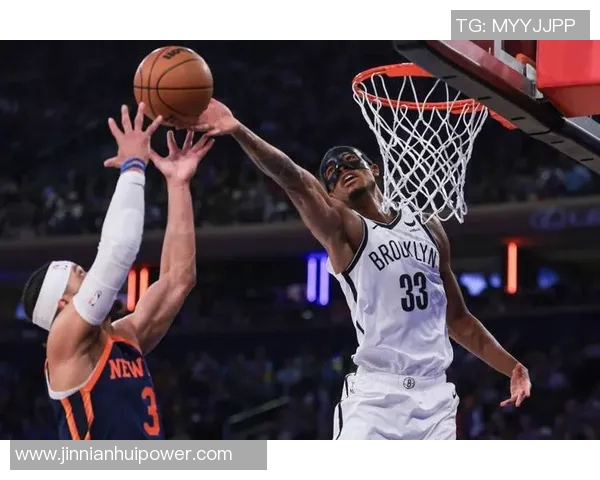 克拉克斯顿虽砍下16分12板8助却难阻球队失利无力回天的悲壮表现 克拉克斯顿虽砍下16分12板8助却难阻球队失利无力回天的悲壮表现