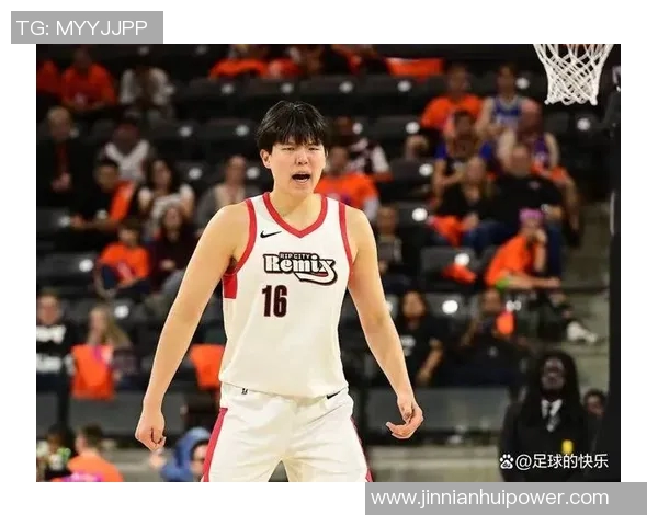 杨瀚森华丽脚步单打雷霆中锋可惜抛投失误令人扼腕叹息